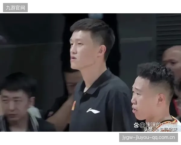 CBA广厦战术板被拆解，教练受邀讲学：揭秘篮球战术的奥秘与智慧