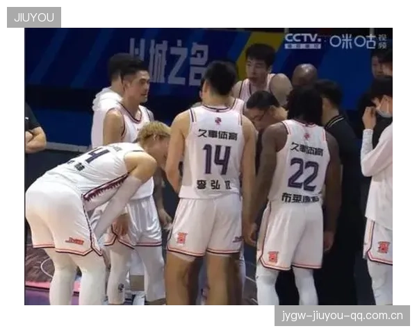 CBA惊天空接全场炸裂！看球迷如何震撼迎来年度巅峰瞬间